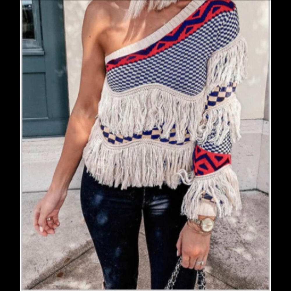 TASSEL DESIGN BLUE SWEATER NWOT